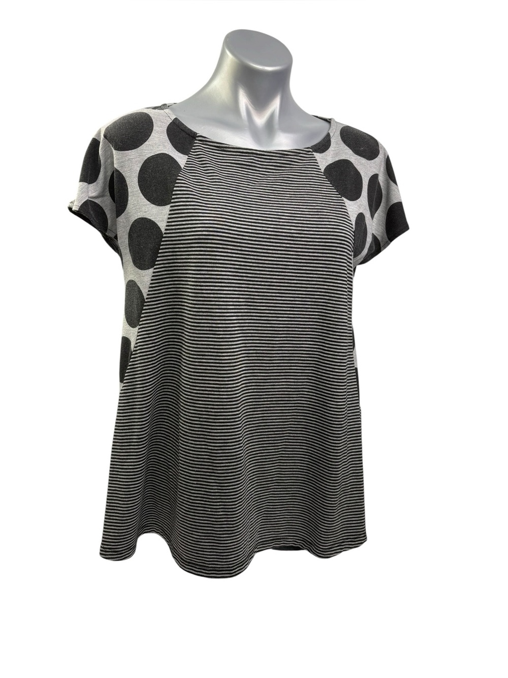 Alembika Women’s Black Gray Polka Dot Short Sleeve Trapeze Tee size 2 / US Small